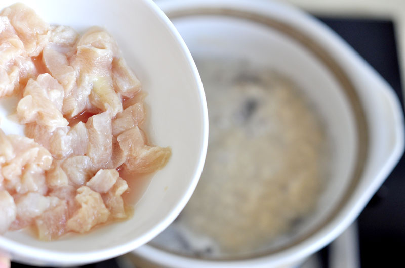 燕麦香菇鸡丁窝蛋粥