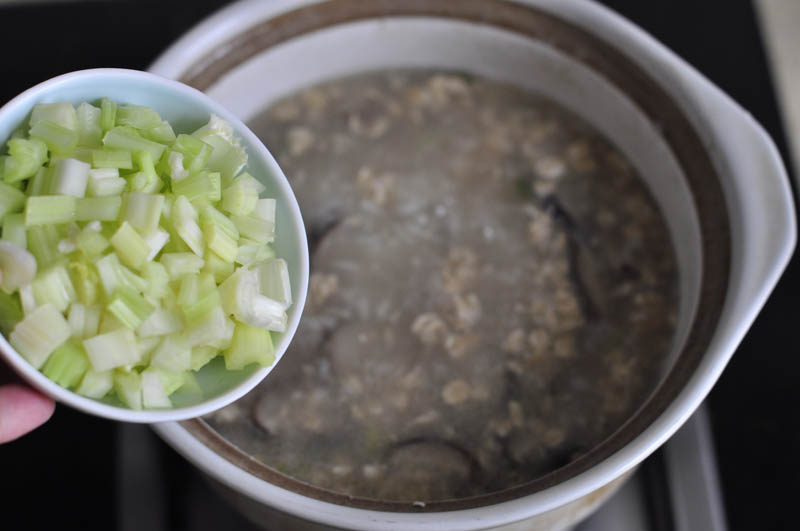 燕麦鸡蛋瘦肉粥