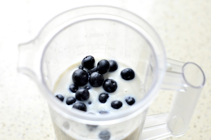 蓝莓香蕉燕麦豆乳