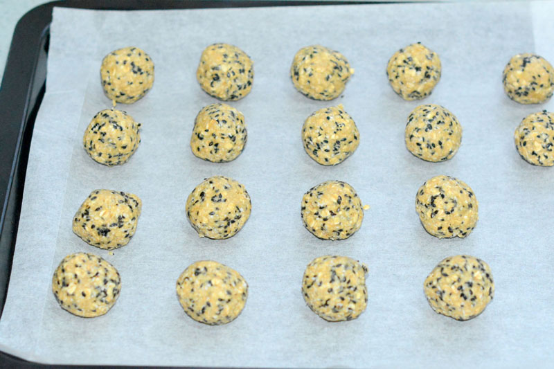 燕麦黑芝麻高纤饼干